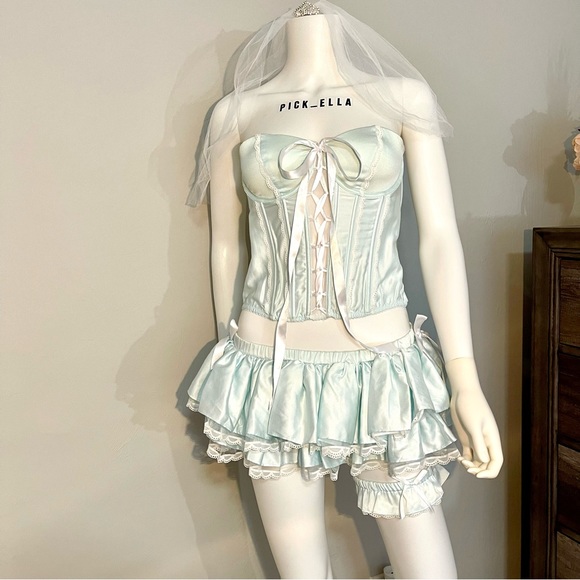 M Complete set VS Victoria’s Secret “Sexy little Bride”Light Blue Satin costume - Picture 4 of 16